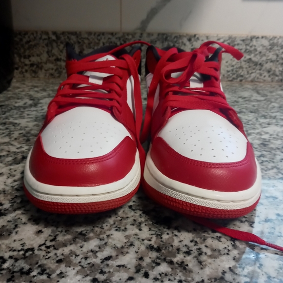 Womens Air Jordan 1 Low Red and White Sneakers Size 11 (Like New) - Picture 2 of 10
